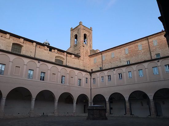 la Torre del Passero Solitario