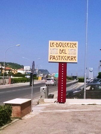Le Dolcezze Del Pasticcere Caffe